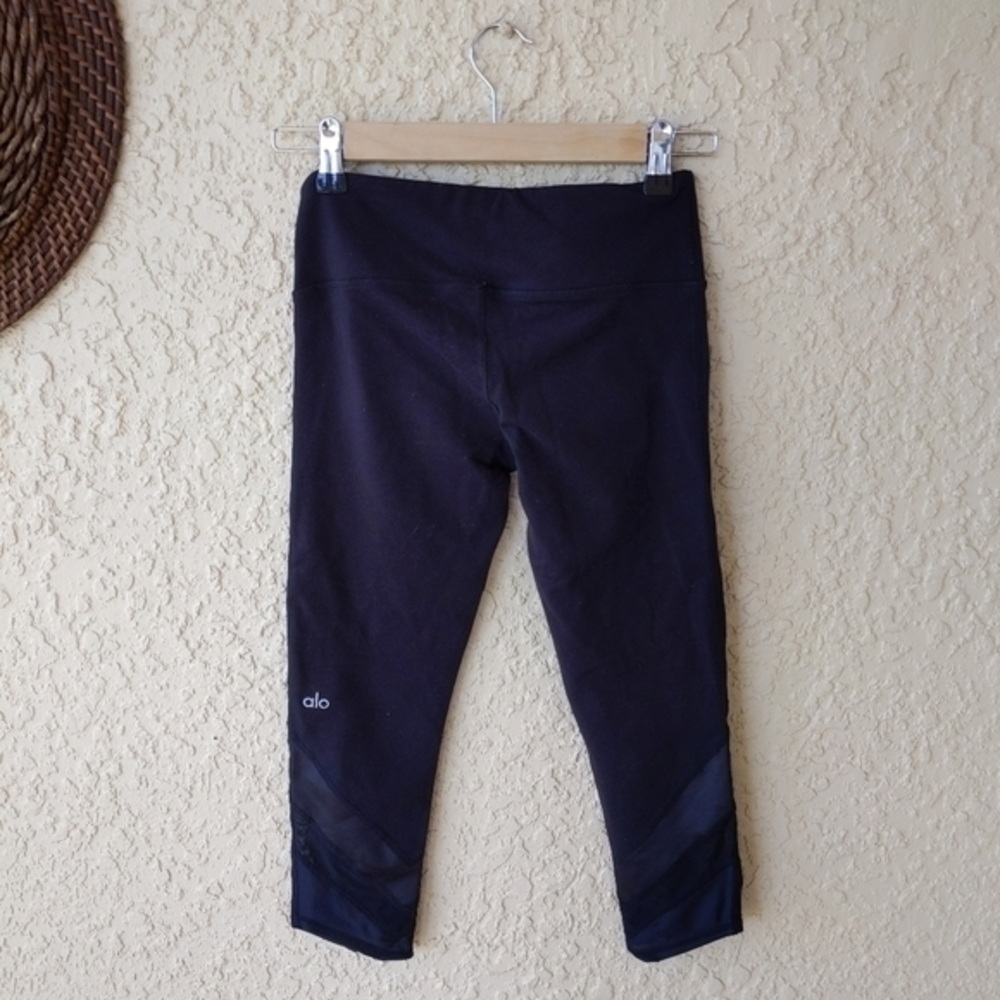 Alo Yoga Cropped Leggings With Mesh‎ Detail